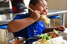 11岁女童身高已163厘米，儿科主任：这习惯不错，值得家长借鉴图片