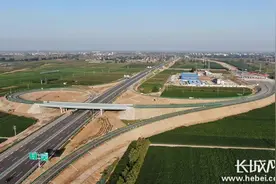 津石高速石家庄段无极深泽收费站和互通完成主体工程图片