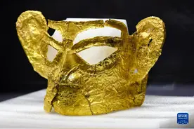 三星堆新出土完整金面具图片