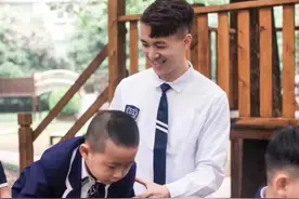 高大帅气的未婚夫，拍婚纱照前突然倒下！杭州这对老师告诉你：什么是爱情图片