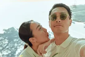 杨佑宁结婚影片曝光！「雨中下跪」超浪漫…妻甜喊：长皱纹也爱你图片