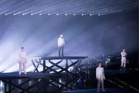 林志炫回应《飞云之下》表演结束后跌落舞台：抱歉打扰到大家末端的沉浸图片