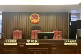 夫妻买房登记在男方母亲名下，离婚了房子归谁？图片