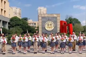 明德学校童声合唱团演唱歌曲《和你在一起》视频封面
