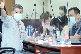 张亚中提“两岸和平备忘录”，陆委会果然威胁，岛内网友：与挡疫苗情节一样图片