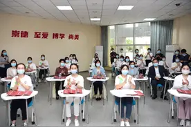 沈跃跃：坚持立德树人根本任务 为培养社会主义建设者和接班人做出新贡献图片
