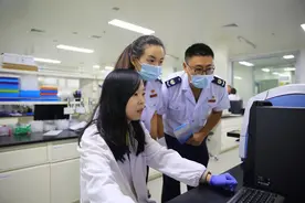 ​烟台高新区税务：护航“战疫”一线企业轻装上阵图片