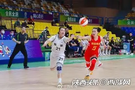 毫无悬念！女篮奥运联合队十四运首秀59分大胜广东图片