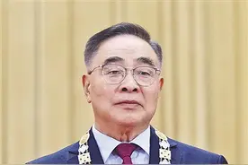 天津中医药大学名誉校长、中国工程院院士张伯礼——中医抗疫 救治病患（奋斗百年路 启航新征程·“人民英雄”国家荣誉称号获得者）图片