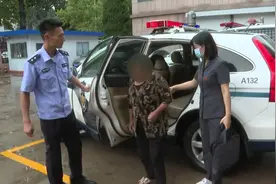 从邻居背后拍了下肩膀打招呼 济南一女子被告上法庭索赔6000元视频封面