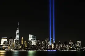 “9·11”亲历者回忆撞击瞬间：大楼倒塌“像巧克力融化掉”图片