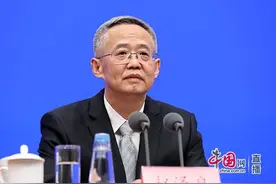 国家网信办：人工智能时代，维护国家安全、网民网络空间安全和发展同等重要图片