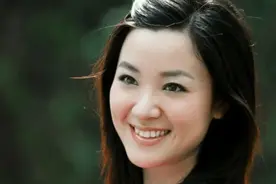因嫁给外国人放弃中国国籍，不惜从央视辞职，后却失去了自己的婚姻图片