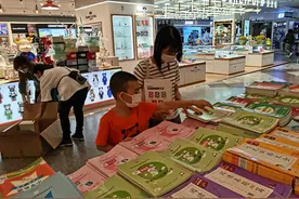“双减”政策下开学季课外书销量激增 北京实体书店“抢滩”课后服务图片