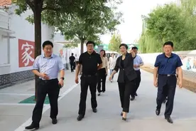 市委常委、宣传部部长王晓娟一行到滨北街道督导新时代文明实践站建设工作图片
