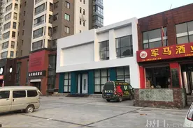 济南喜悦整形老板被拘，门店招牌摘除，多名顾客维权图片