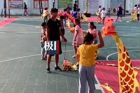 厉害了，舞龙少年图片