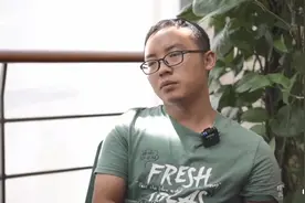 高考623分外卖小哥已入学报到：不为年龄焦虑，假装自己是同龄人图片