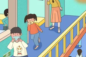 认真又可爱丨学校组织消防演习，多个小学生鞋子跑掉图片