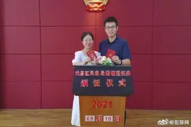 武汉女教师抽空结婚又返回岗位，教师节她收获最甜蜜礼物图片