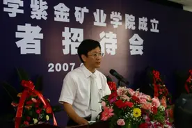 致敬杰出人民教师｜刘羽：初心不与年俱老 奋斗永似少年时图片