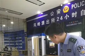 南宁一对4岁双胞胎街头走失，民警通过衣服标识帮他们找到妈妈图片