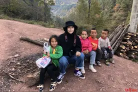 成都95后儿童摄影师旅途中为上百位小朋友拍照 未来计划一个月旅拍一次图片