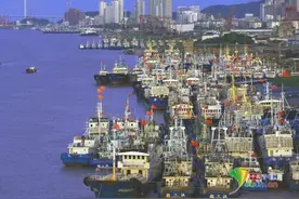 浙江台州：渔船回码头停泊 抵御台风“灿都”图片