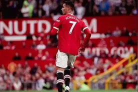 C罗回归曼联首秀梅开二度 老特拉福德王者归来图片