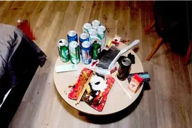 “谁赢跟谁走”，女子鼓动前男友和现男友决斗图片