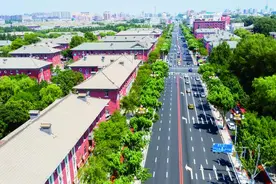 东风大街大屋檐历史建筑艺术街区——镌刻汽车人奋斗历程图片