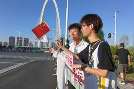 火炬传递都到家门口了不看是遗憾图片