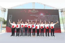 让标杆力量助推行业发展——2021年武汉建筑业劳动竞赛“双十佳”选树表彰大会侧记图片