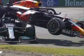 3344一起走 F1意大利站维斯塔潘“力压”汉密尔顿双双退赛图片