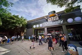 进驻核心商圈，潮玩频频开店图片