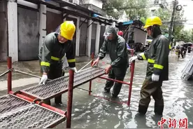 浙江宁波防台见闻：虽有风雨但有情图片