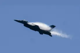 美飞行员回忆执行“自杀式反恐任务”：被要求撞向911被劫飞机尾部图片