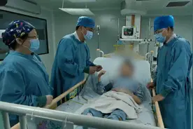 湖南省儿童医院开展首例肾脏移植手术，让13岁“尿毒症”男孩获新生视频封面