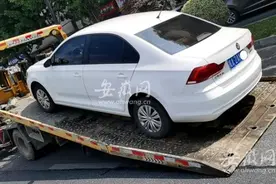 合肥信达驾校用“蓝牌车”充当教练车现场被查 教练竟丢下学员逃离图片