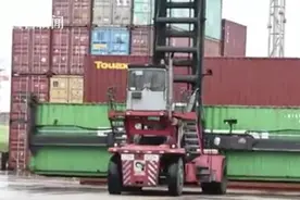 上海港按下暂停键：靠泊船只转移“避风头”图片