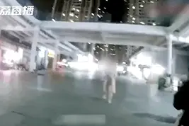 5岁萌娃报警捡到2岁娃：把她交到警察叔叔手里面图片