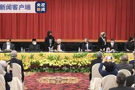 马来西亚政府与反对党阵营希望联盟签署谅解备忘录图片
