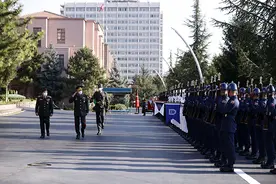 阿塞拜疆总参谋长访问土耳其 两国与巴基斯坦举行联合军演图片