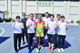 365天环跑中国 广西小伙“打卡”阿克苏图片