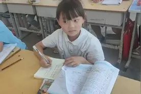 看哭了！周口“给妈妈留虾”的留守女孩张笑笑：长大想当一名医生图片