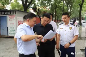 云岩区委书记朱刚率队到盐沙大道、宅吉小区等地调研消防安全工作图片