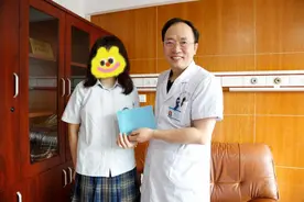 22岁名校高材生少女不幸从电梯高层坠落致截瘫 重医附二院脊柱外科中心创造“医学奇迹”图片