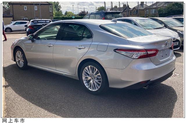 质量高还保值，国内优惠五千元！搭2.5L混动，丰田凯美瑞实拍曝光