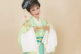 静水深流，执著弘扬越剧艺术——访戚派名旦金静图片