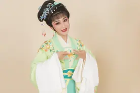 静水深流，执著弘扬越剧艺术——访戚派名旦金静图片